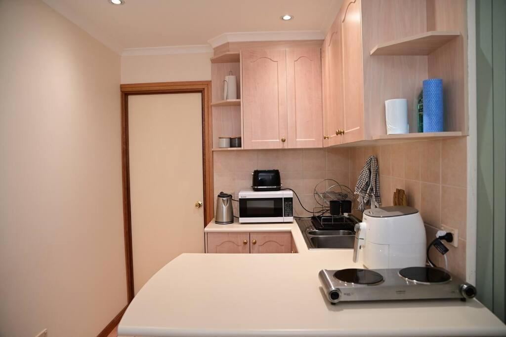 Spacious In Alicesprings Queenbed+ksairbed Apartment *