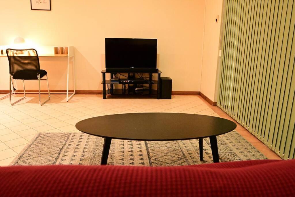 Spacious In Alicesprings Queenbed+ksairbed Apartment *